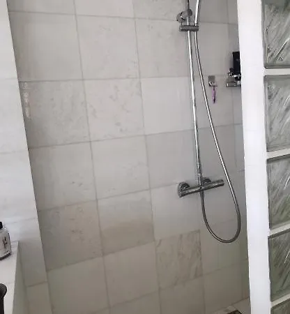 Oleander Apartment *